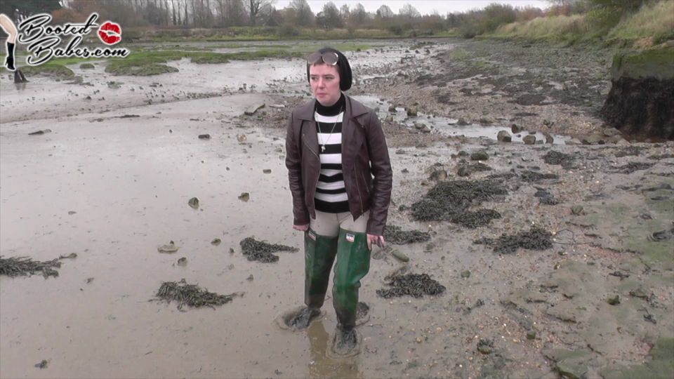 ely--tidal-mud-in-jodphurs-and-waders_ma
