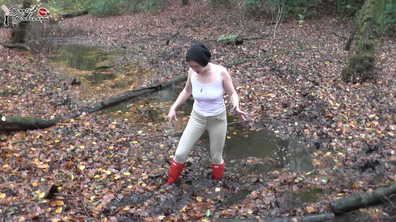 ely-testing-her-new-red-hunters_main.jpg