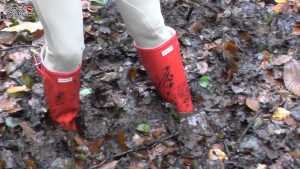 ely-testing-her-new-red-hunters_7.jpg