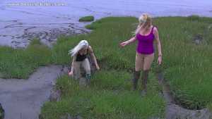 jessie-and-pixie--muddy-riding-girls_13.