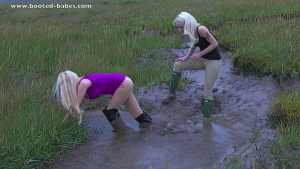 jessie-and-pixie--muddy-riding-girls_5.j