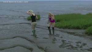 jessie-and-pixie--muddy-riding-girls_7.j
