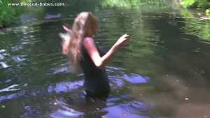 messy-jessie--flooding-her-wad_5.jpg
