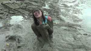 nerea--muddy-bottle-game_7.jpg