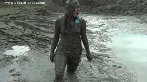 nerea--muddy-bottle-game_8.jpg