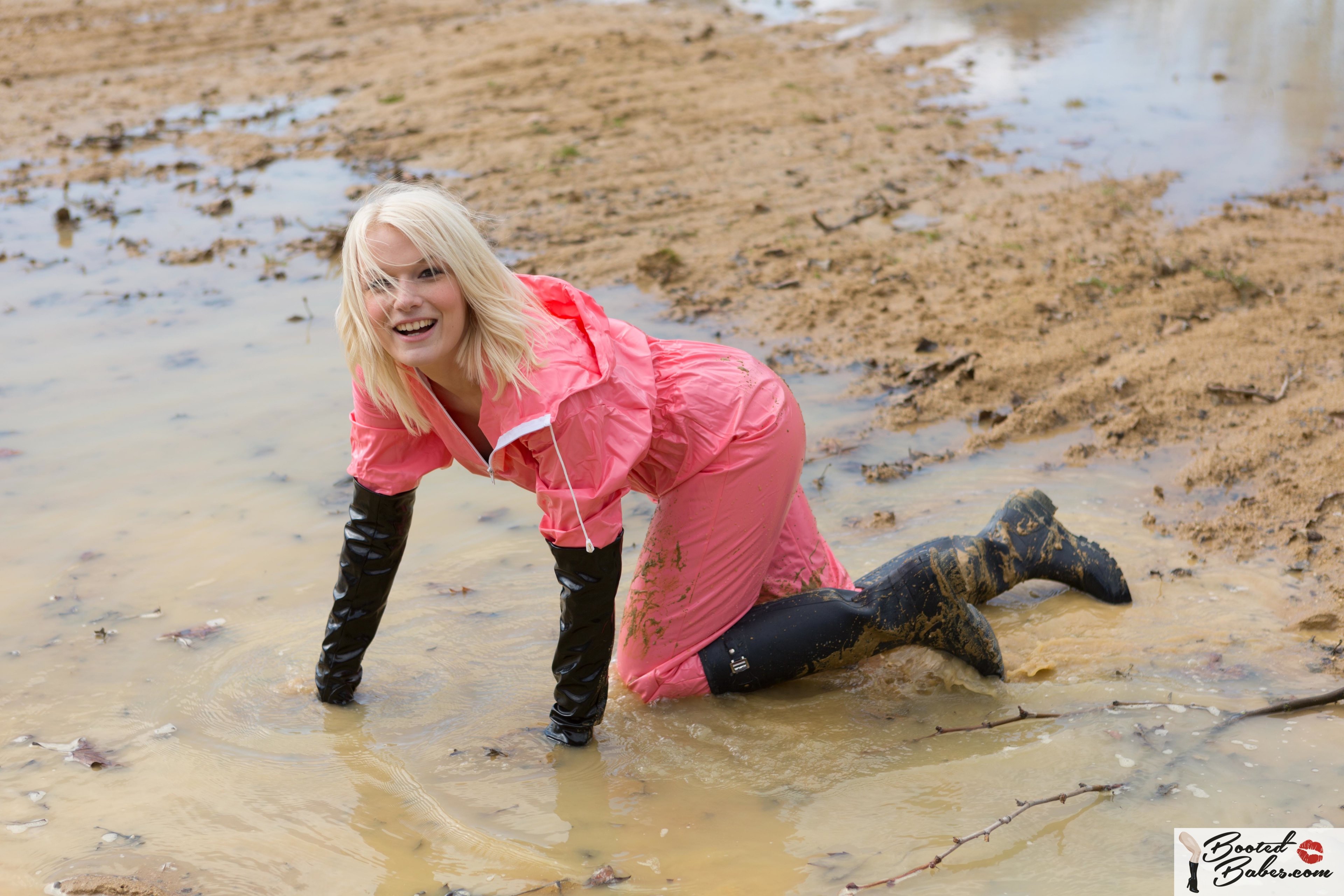 pink-rain-suit-and-hunters_main.jpg
