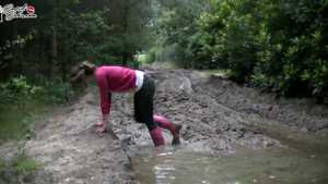 steffie--muddy-pink-hunters_2.jpg