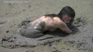 stuck-in-mud_4.jpg