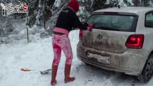 stuck-in-the-snow_5.jpg